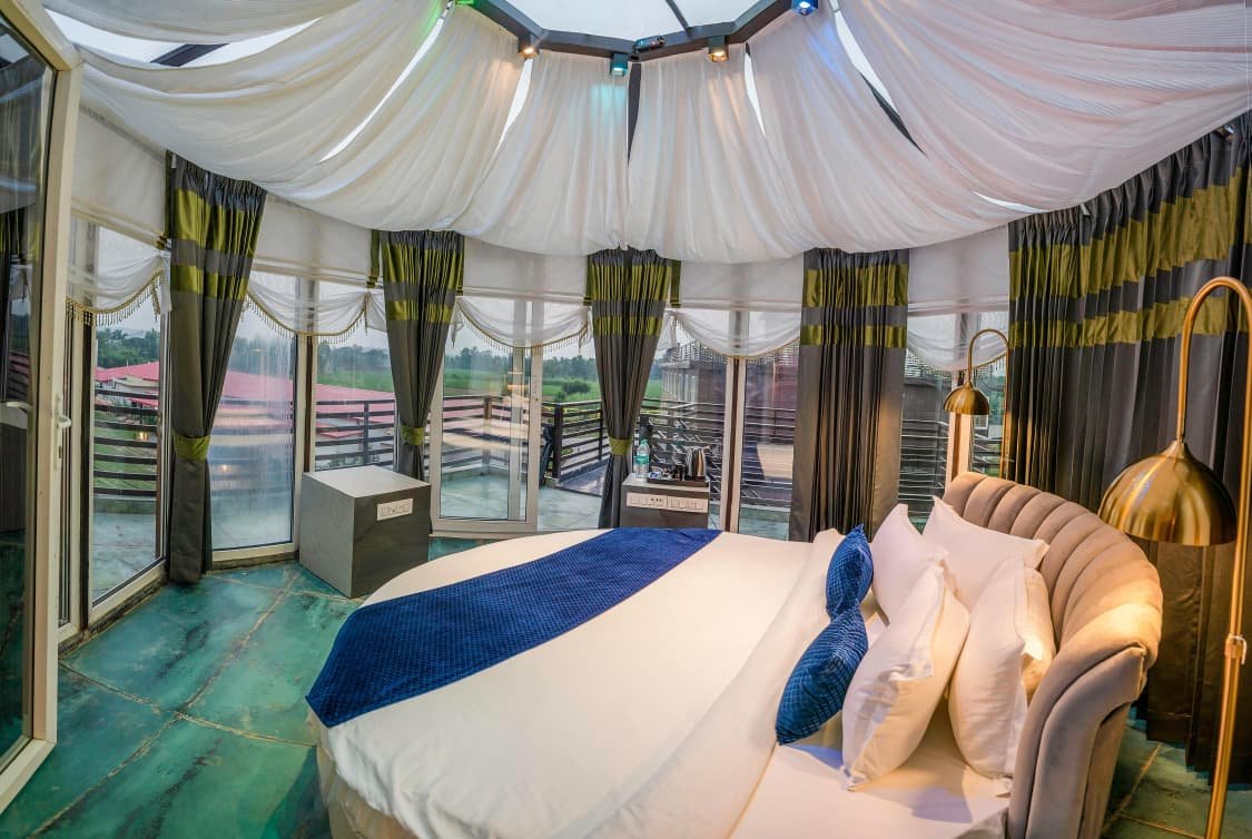 Sky Blue Glass Suite - View 4